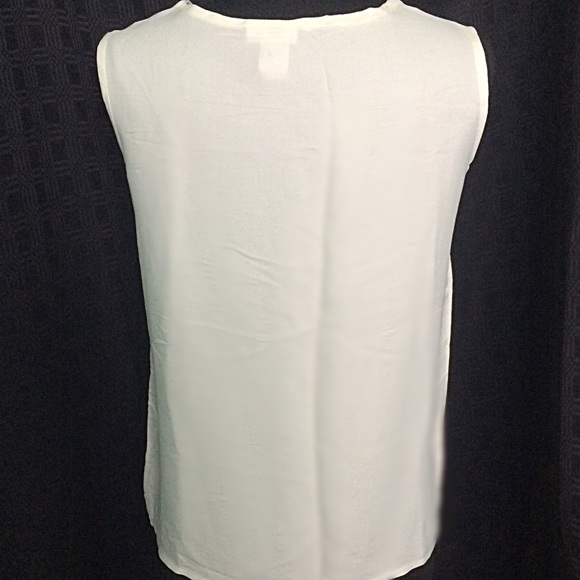Nicola White Cut Out Neckline Sleeveless Top - Picture 3 of 7